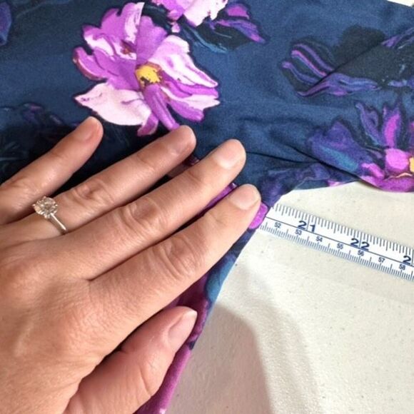 Susan Graver Floral Stretch Knit Bell Sleeve Blouse Small Dark Romantic Floral - Picture 5 of 6